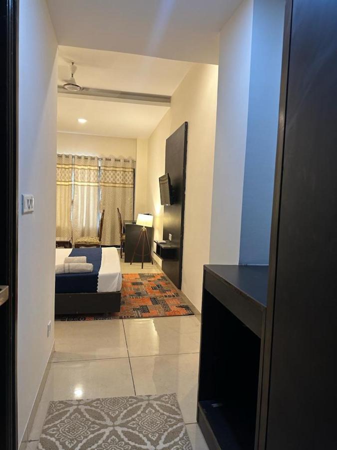 Hotel Jb Residency !! Luxurious & Royal Balcony Rooms !! Large Rooms Zirakpur Екстериор снимка