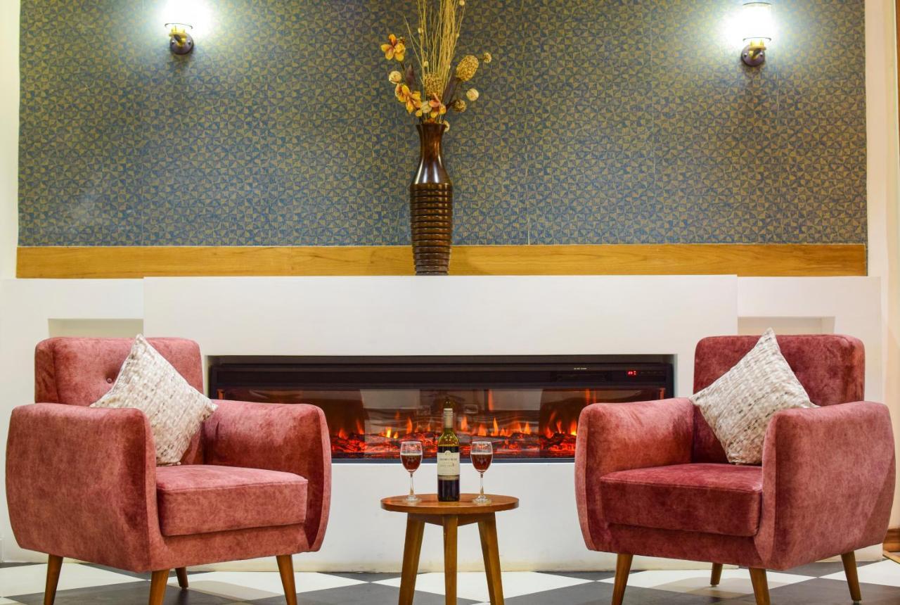 Hotel Jb Residency !! Luxurious & Royal Balcony Rooms !! Large Rooms Zirakpur Екстериор снимка
