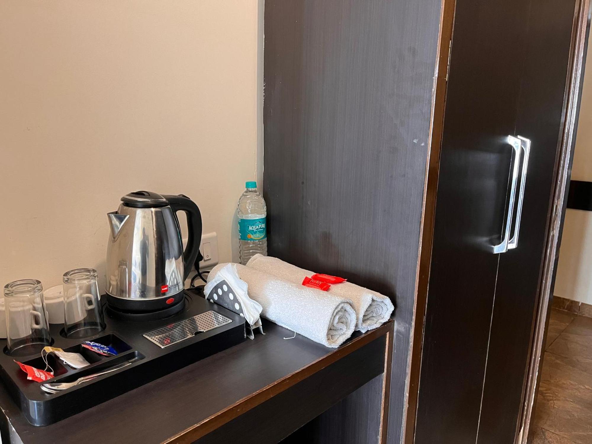 Hotel Jb Residency !! Luxurious & Royal Balcony Rooms !! Large Rooms Zirakpur Екстериор снимка